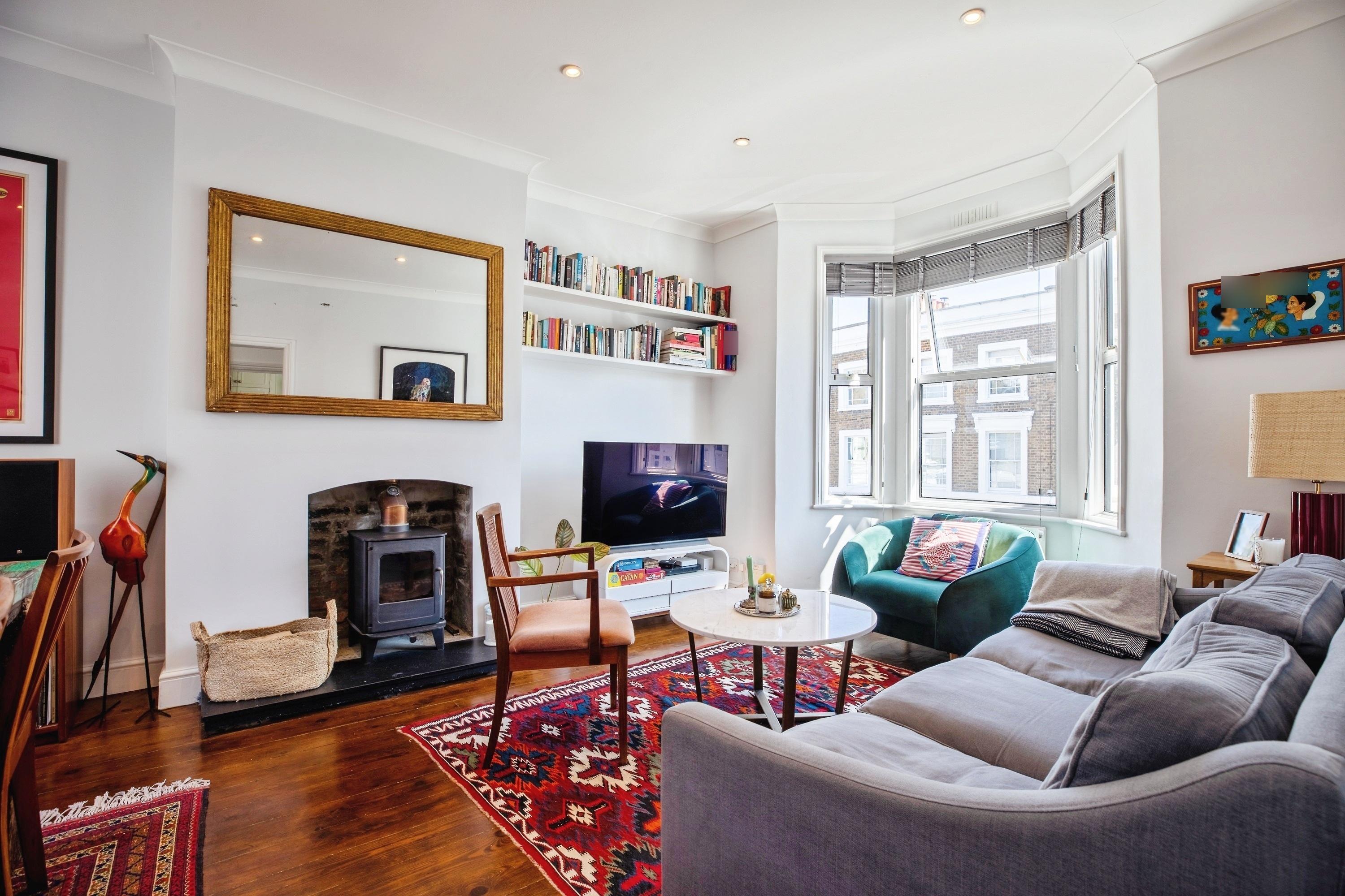 Flat Elm Park in Greater London