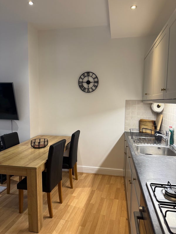 Room South Lambeth Road in Greater London