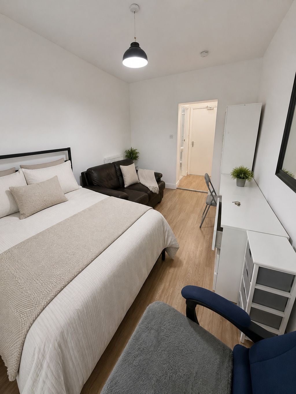 Room Broomhill Road in Ashfield