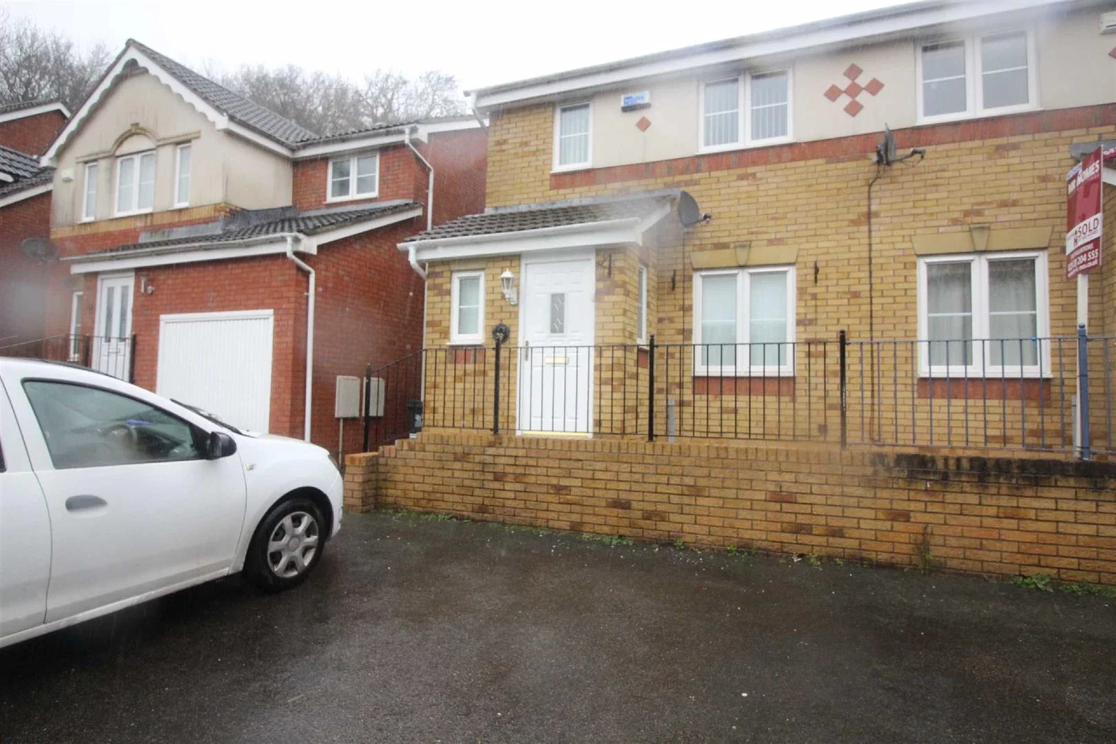 House Heritage Drive in Cardiff