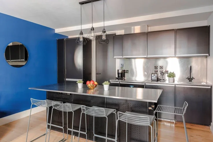 Flat Long Acre in City of Westminster
