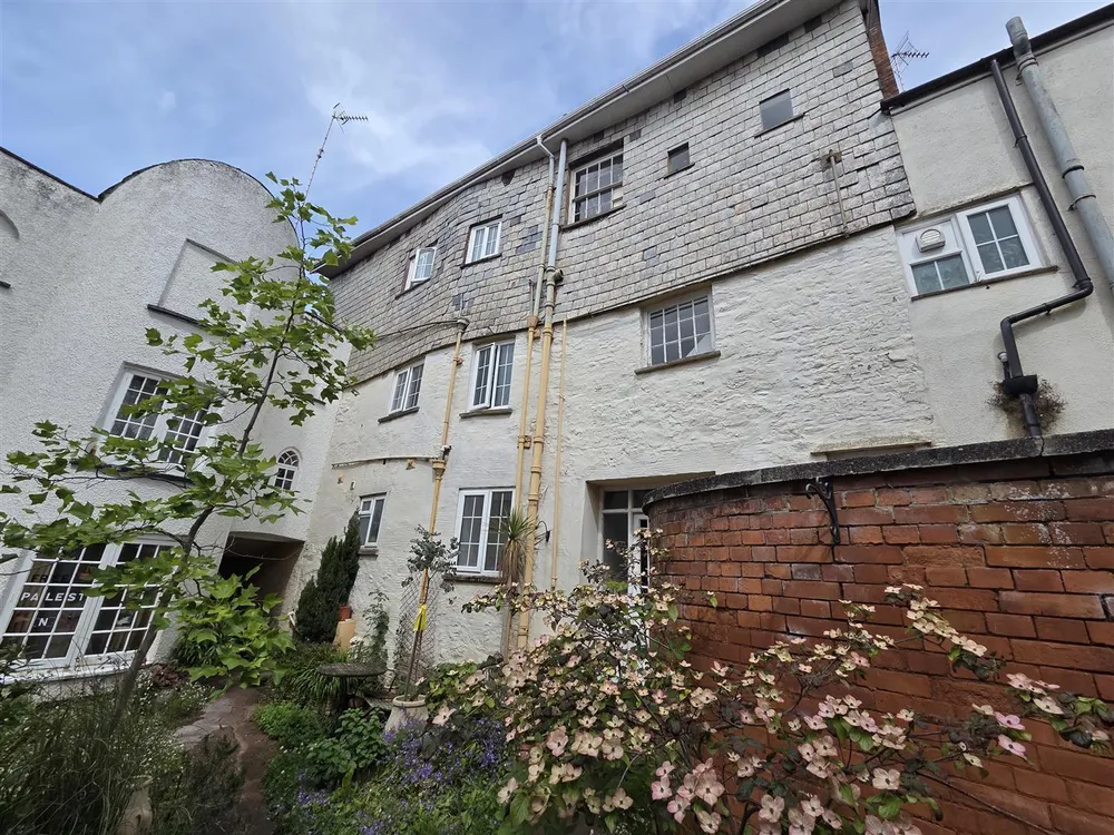 Flat The Square in Wiveliscombe
