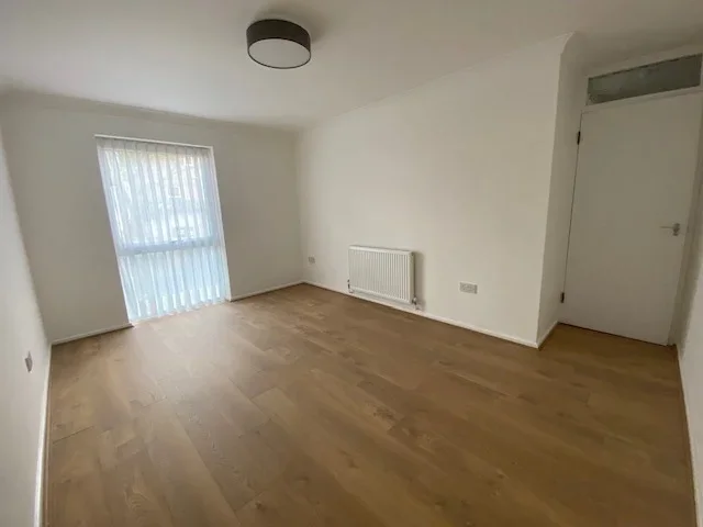 Flat Grosvenor Road in Greater London