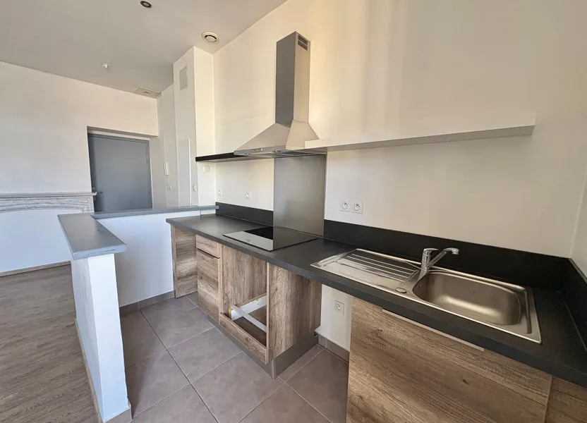 Flat Avenue Georges Clemenceau in Nice