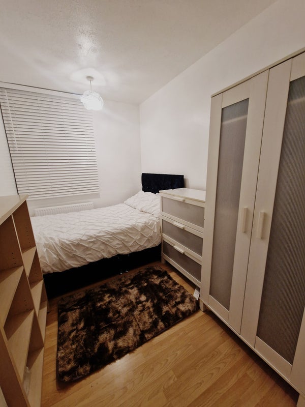 Room Alpha Grove in Greater London