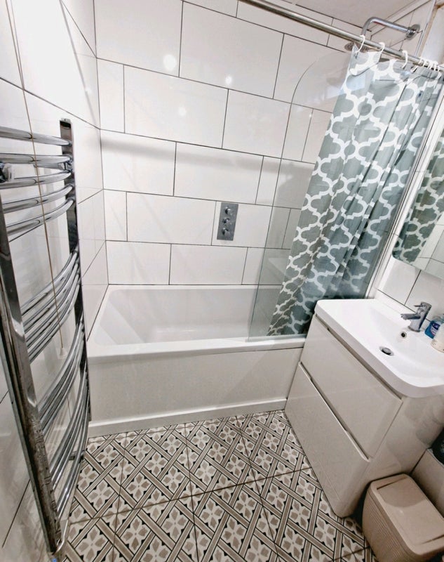 Room Alpha Grove in Greater London
