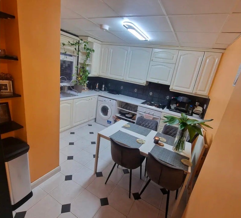 Room Alpha Grove in Greater London