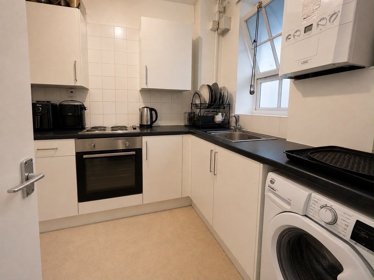Room Wickham Street in Greater London