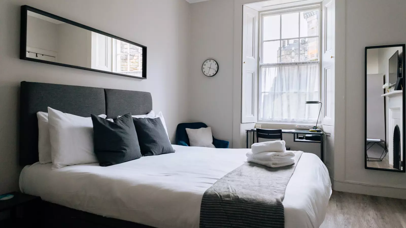 Flat Esplanade in City of Edinburgh