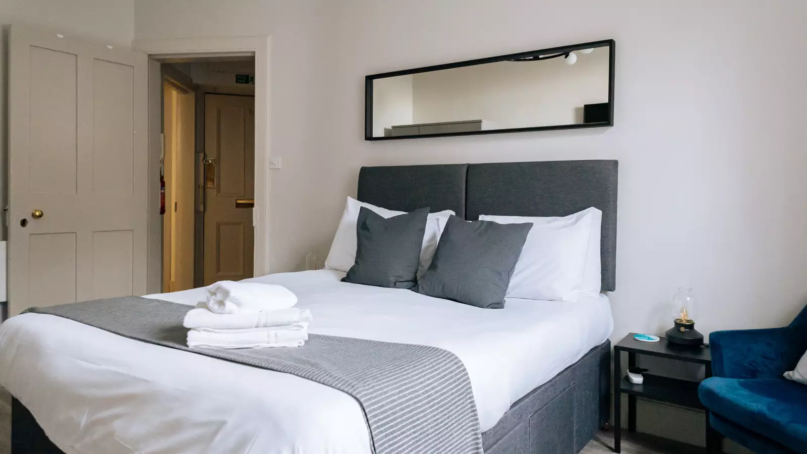 Flat Esplanade in City of Edinburgh