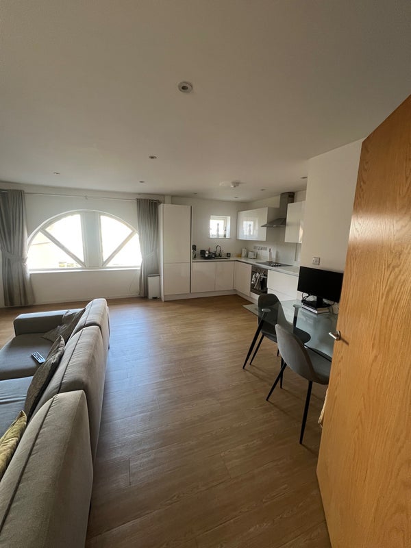 Room Clarence Road in Greater London