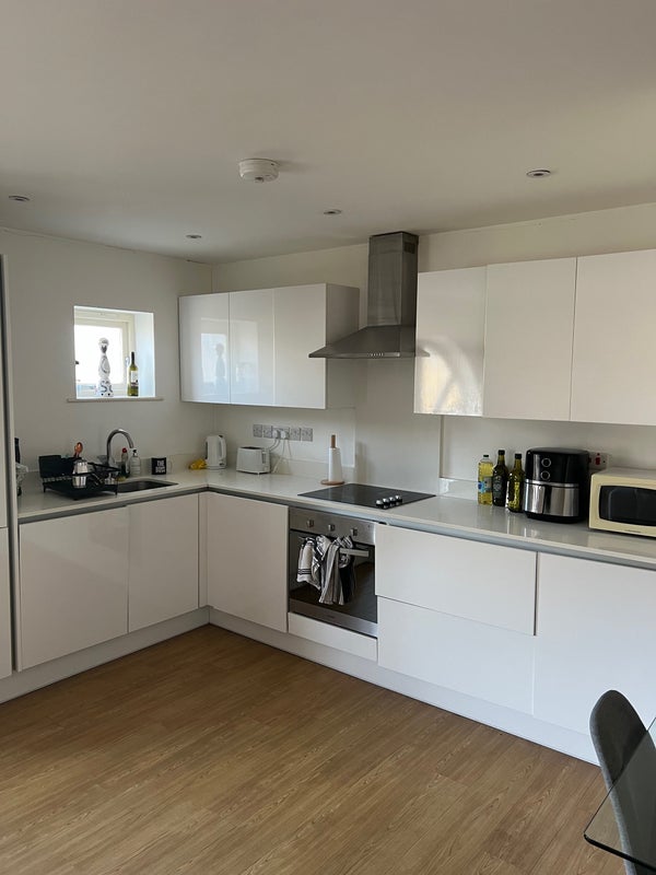 Room Clarence Road in Greater London