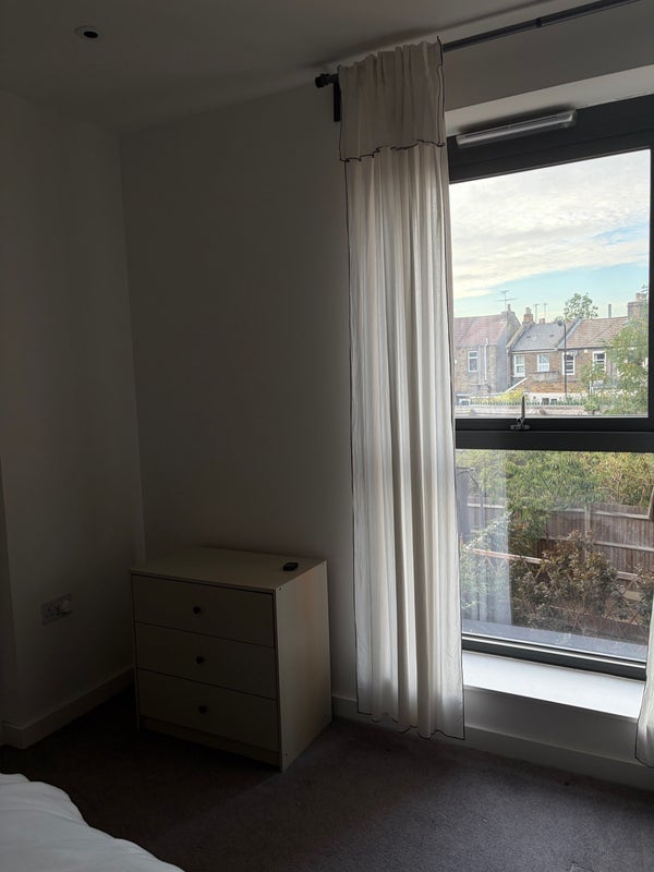 Room Tewkesbury Road in Greater London