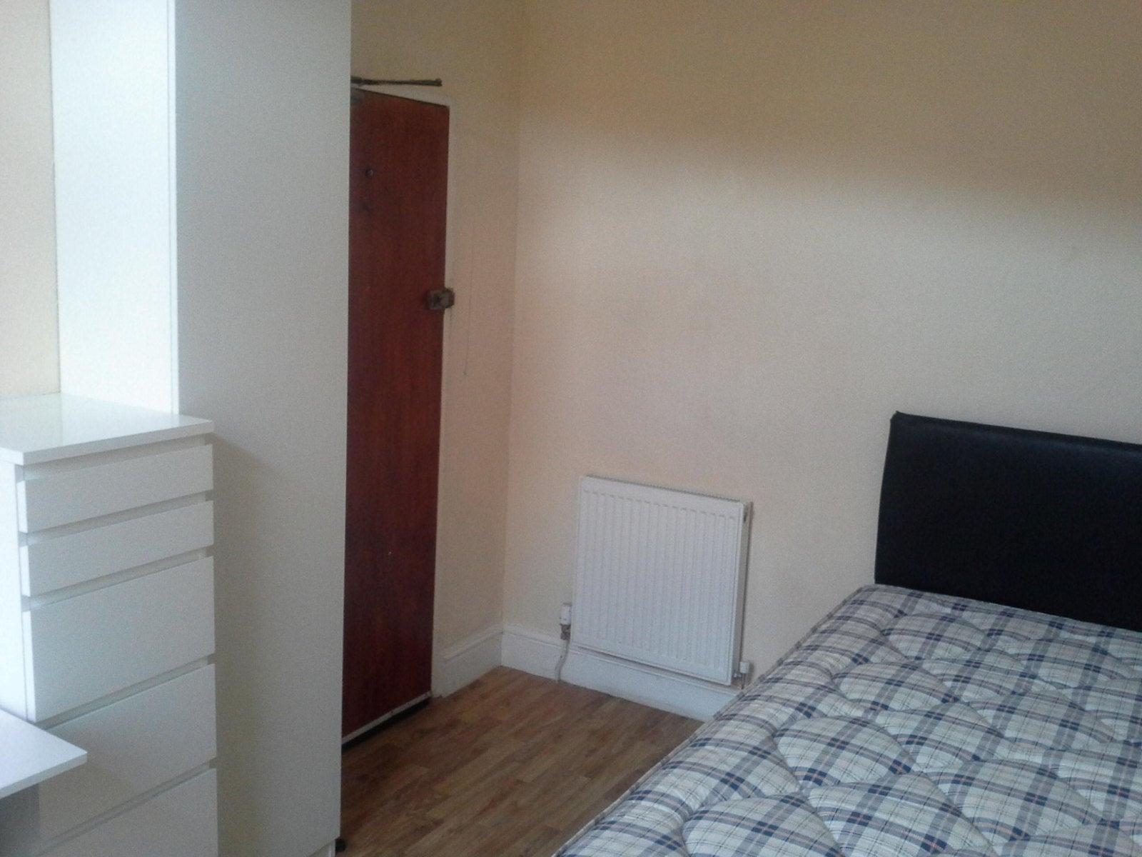 Room Nile Road in Pontypridd