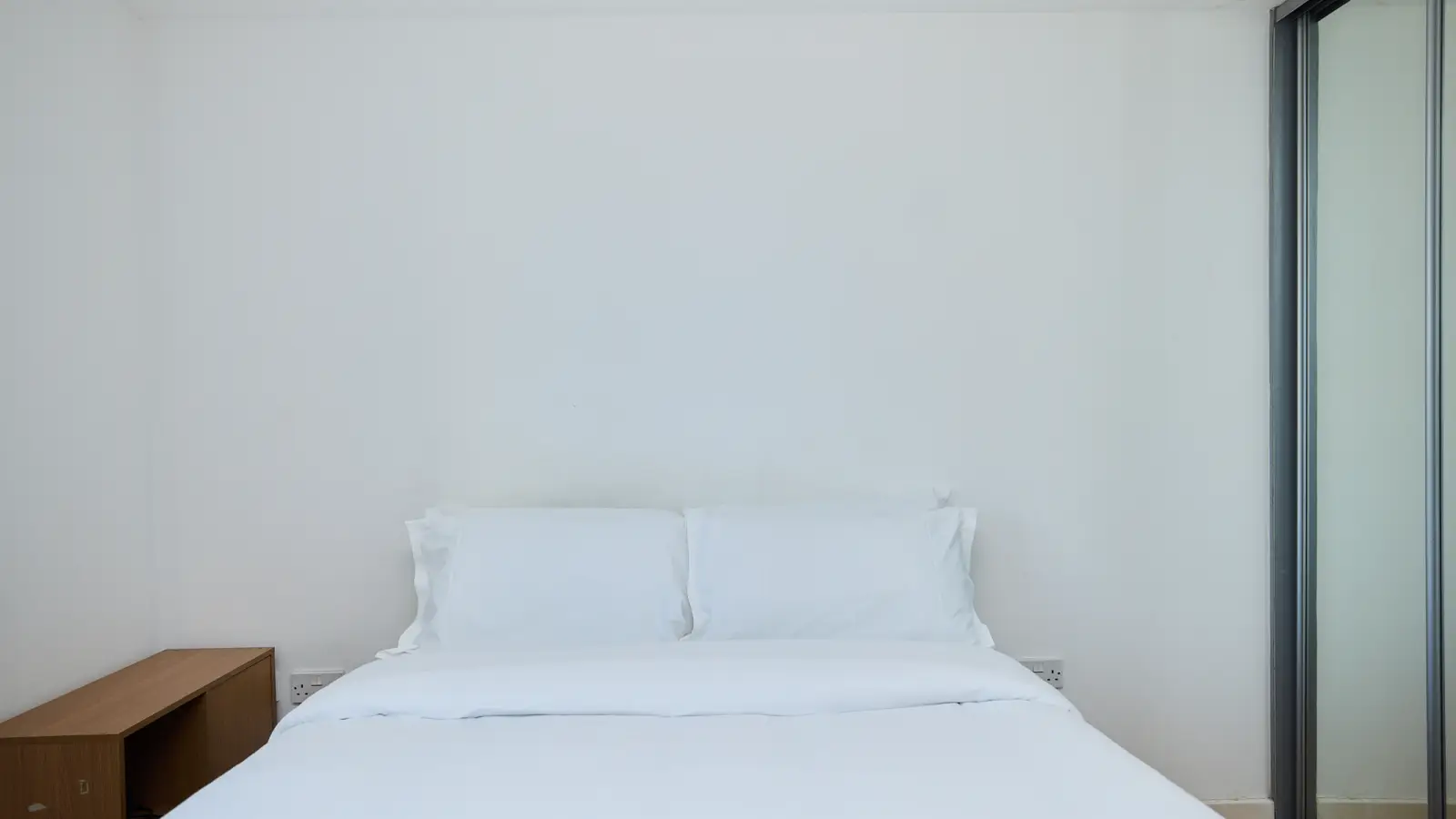 Flat Huxley Street in City of Westminster