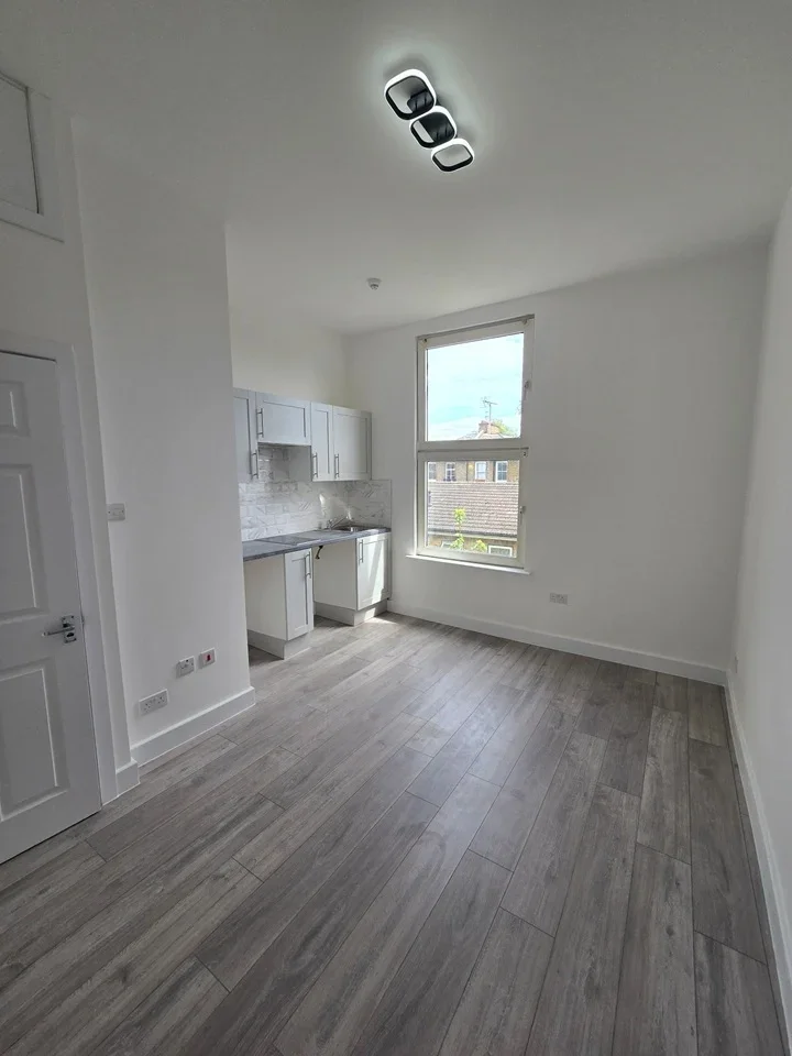 Flat Burlington Gardens in Greater London