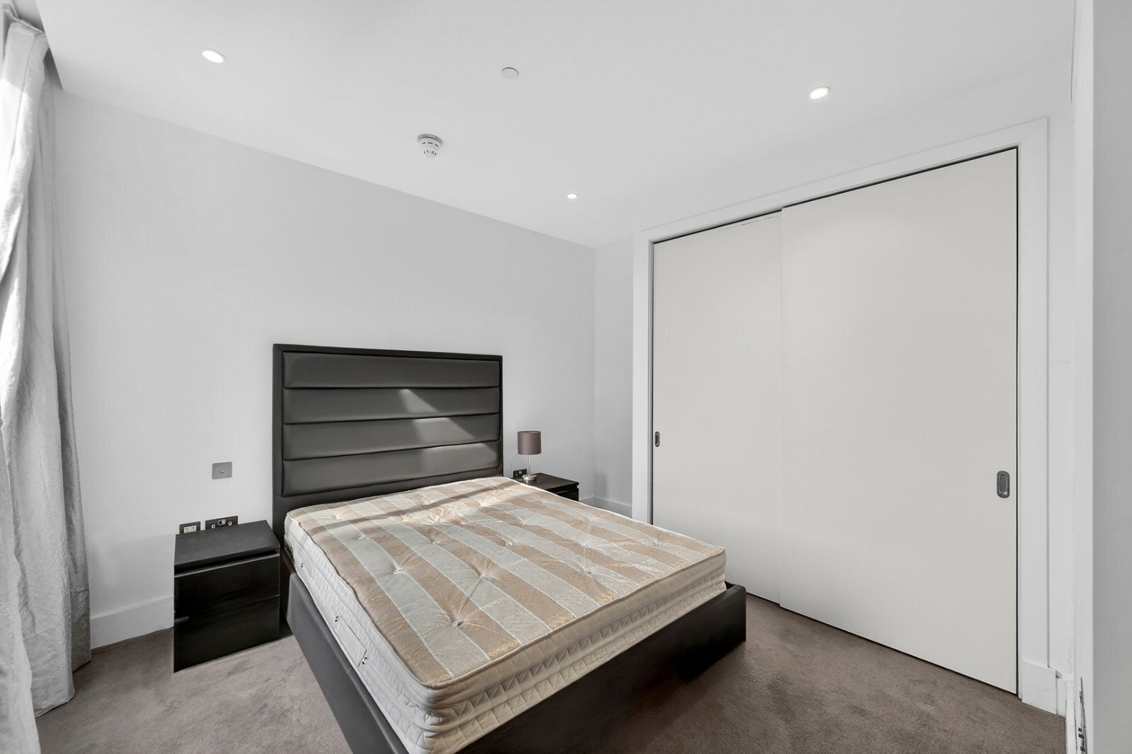 Flat Kingsway in City of Westminster