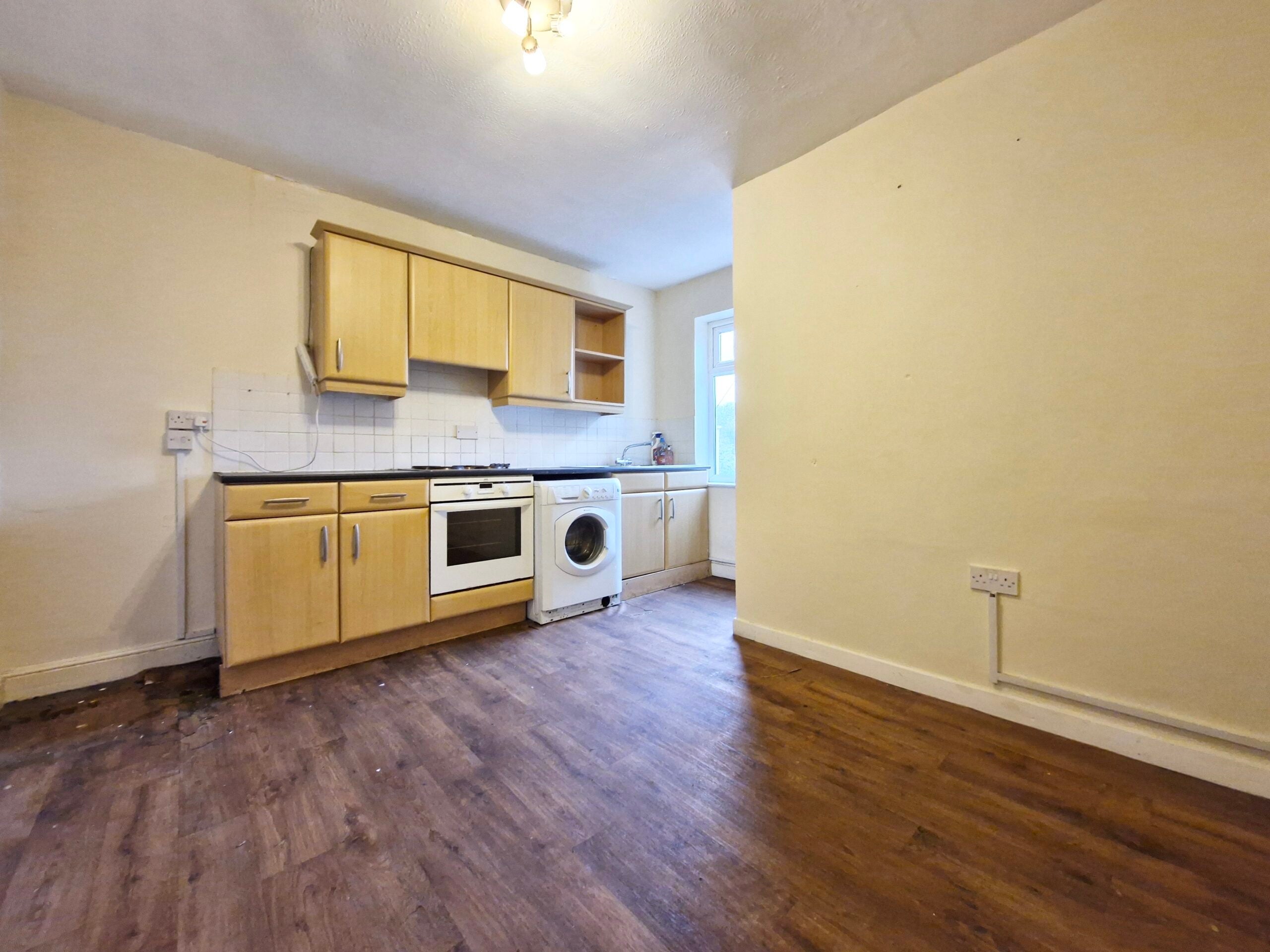 Flat Queens Walk in Peterborough