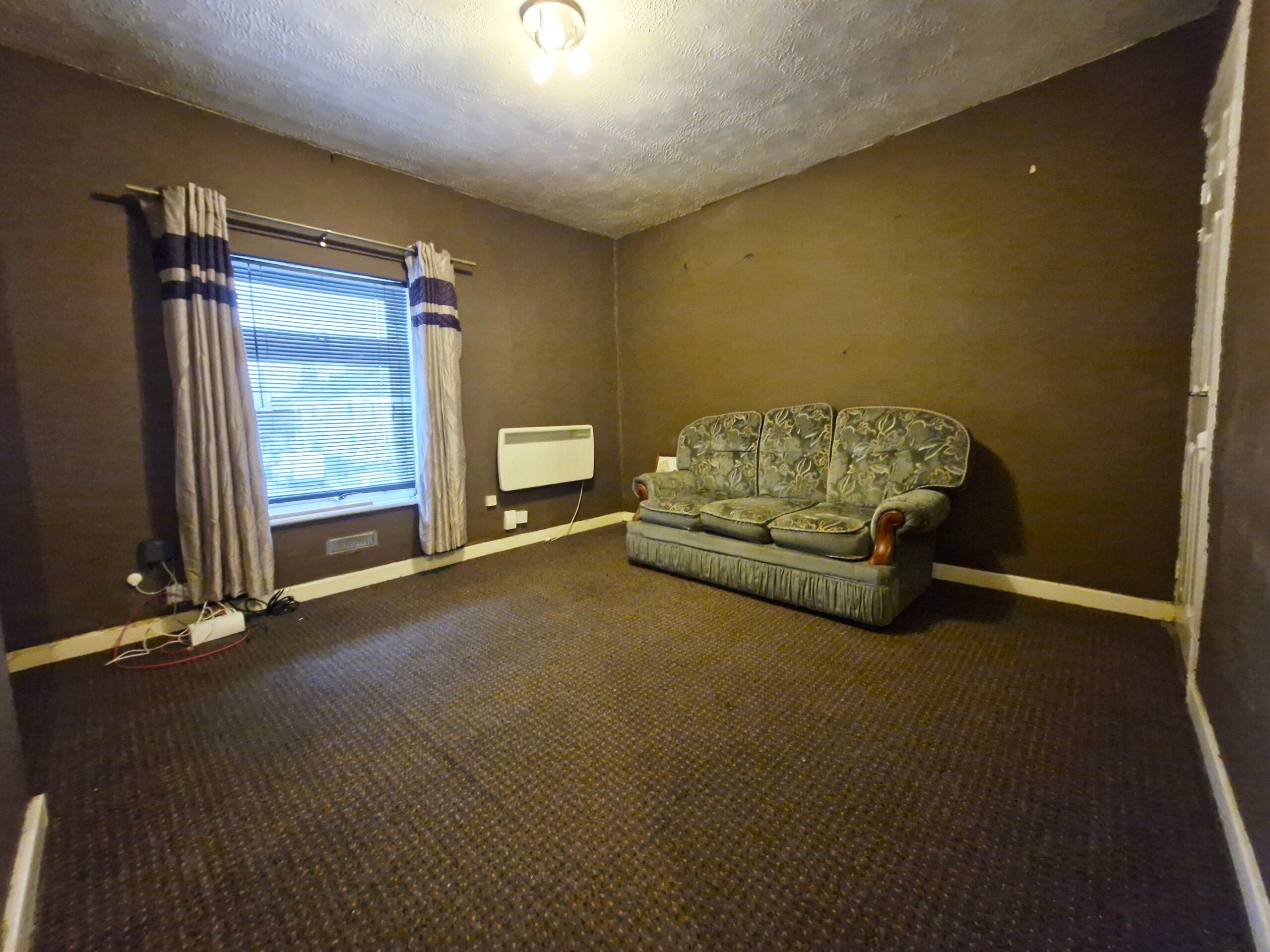 Flat Queens Walk in Peterborough