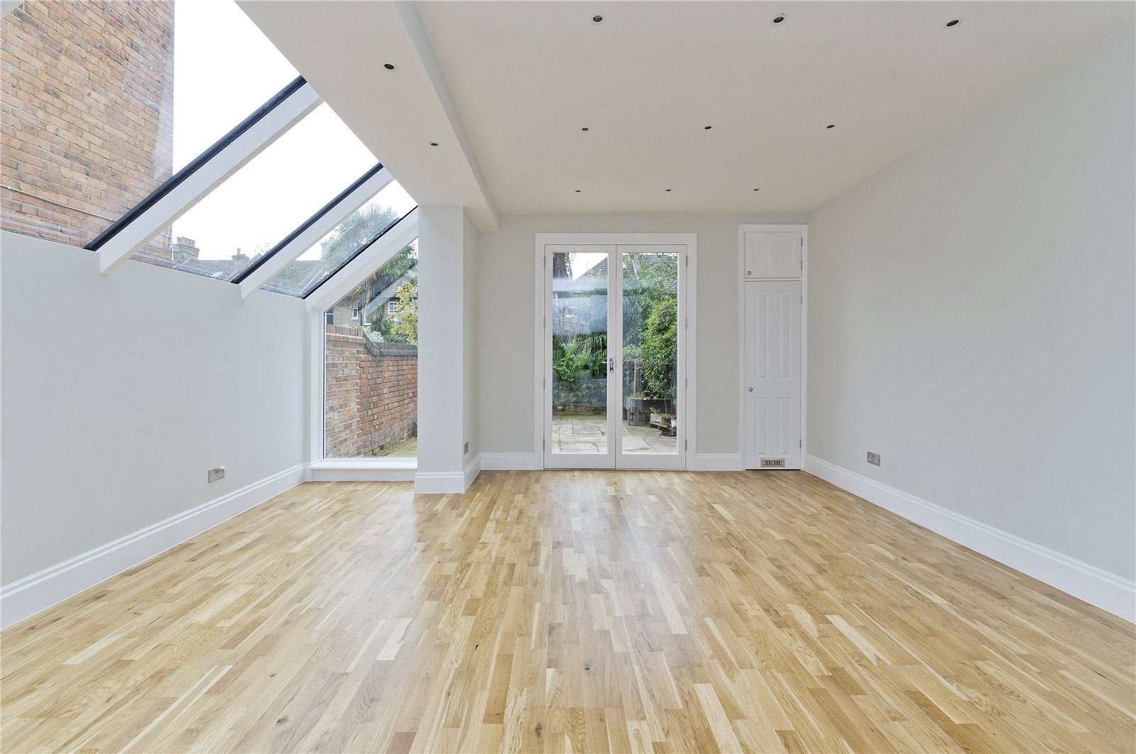 Flat St Helens Gardens in Greater London
