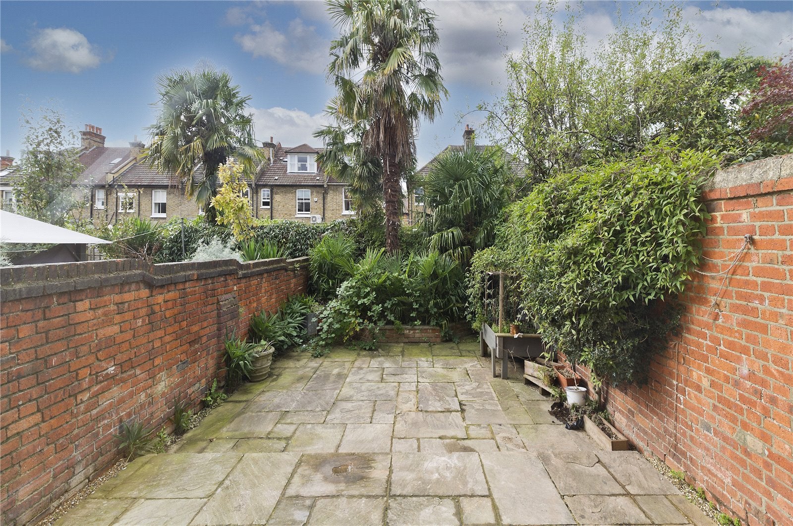 Flat St Helens Gardens in Greater London