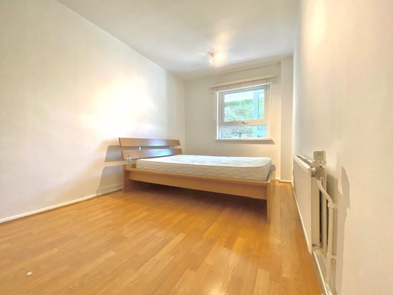Flat Gough Walk in Greater London