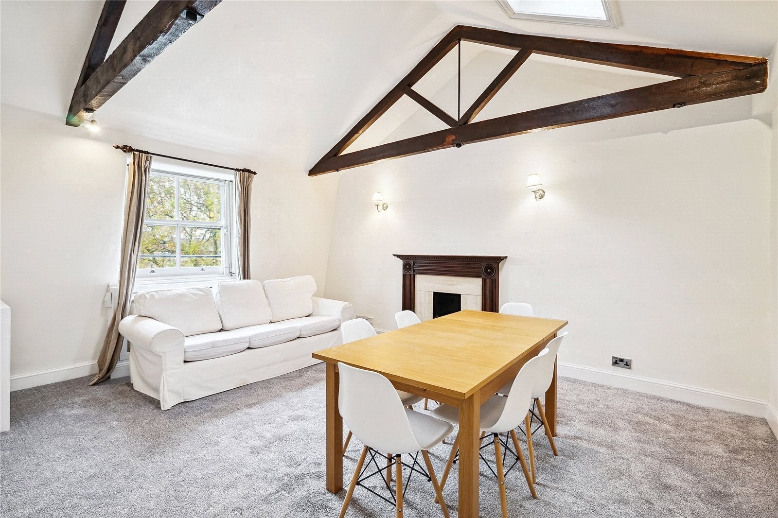 Flat Onslow Gardens in Greater London