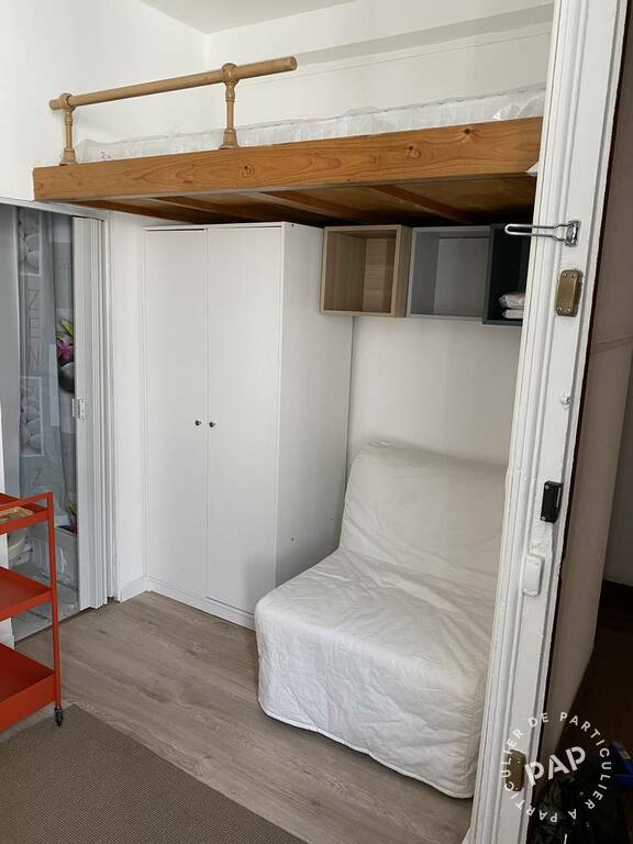 Room Rue Rollin in Paris