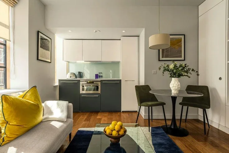 Flat Steward Street in Greater London