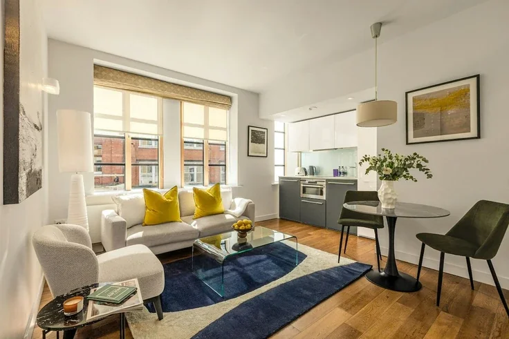 Flat Steward Street in Greater London
