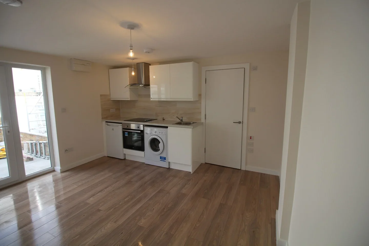 Flat Waite Davies Road in Greater London