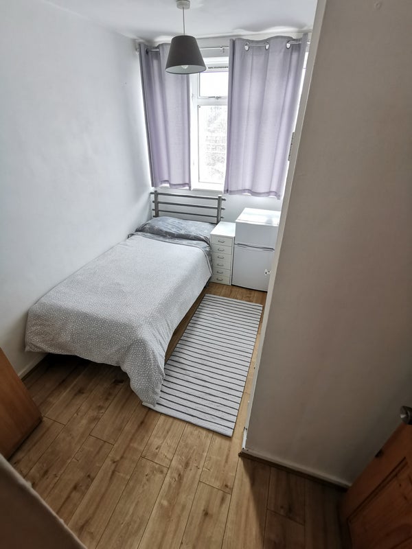 Room Lupus Street in City of Westminster