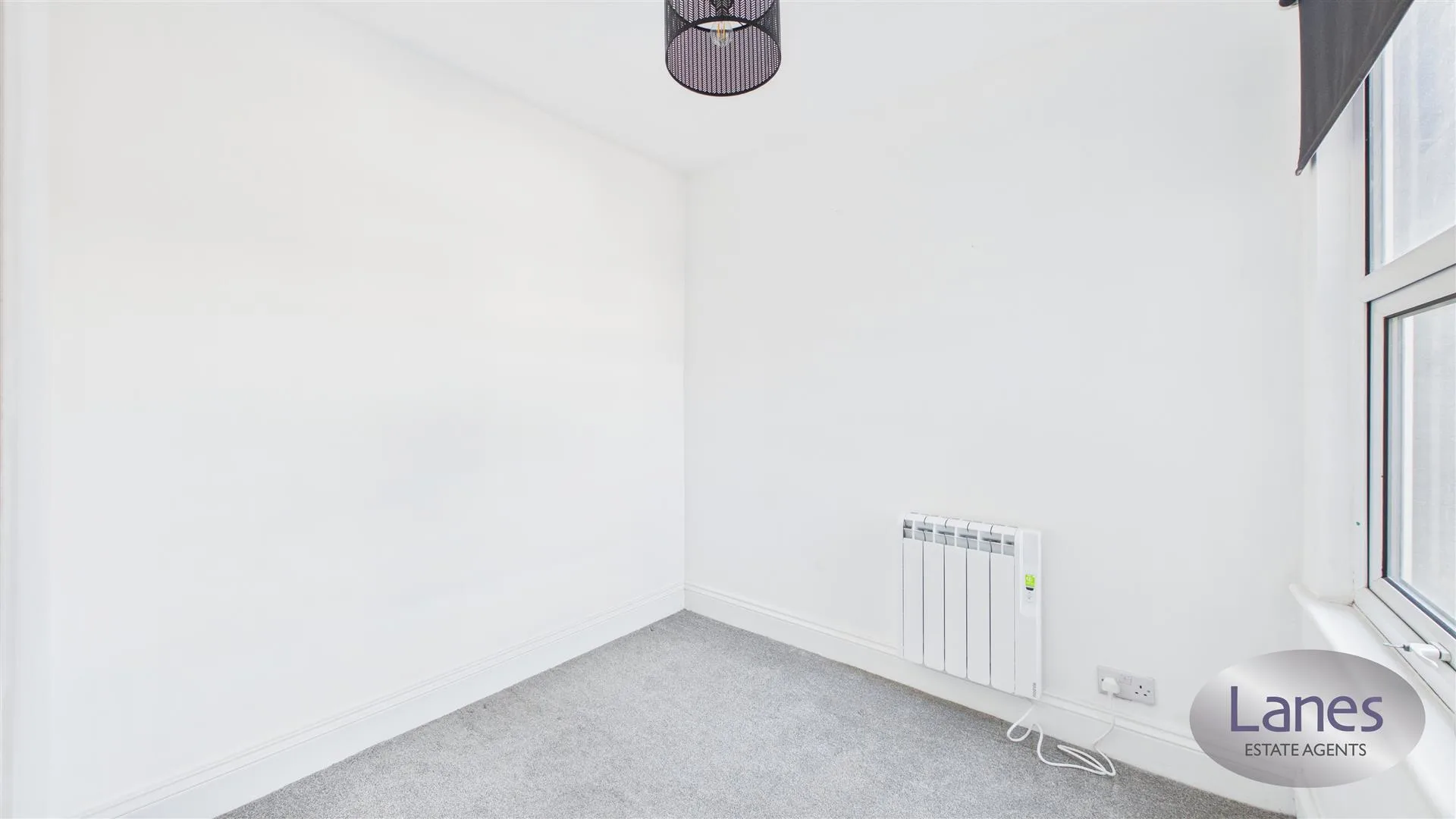 Flat Turners Hill in Cheshunt