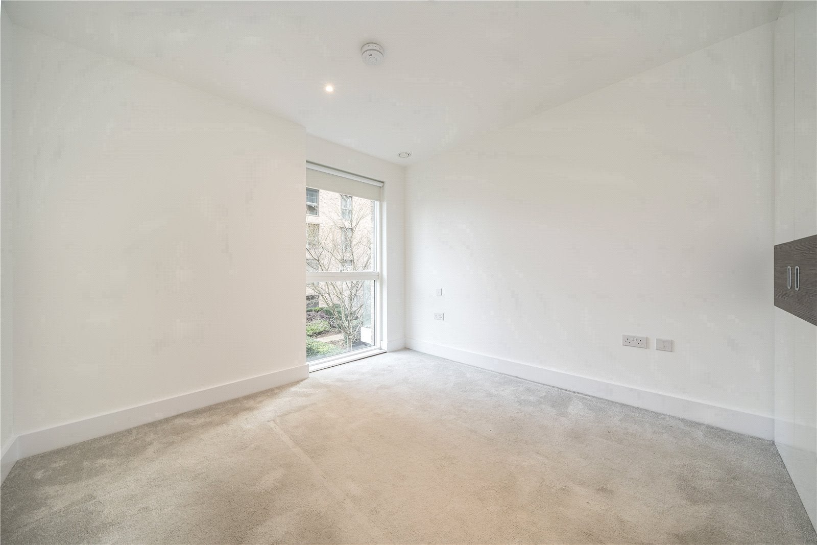 Flat Pegler Square in Greater London