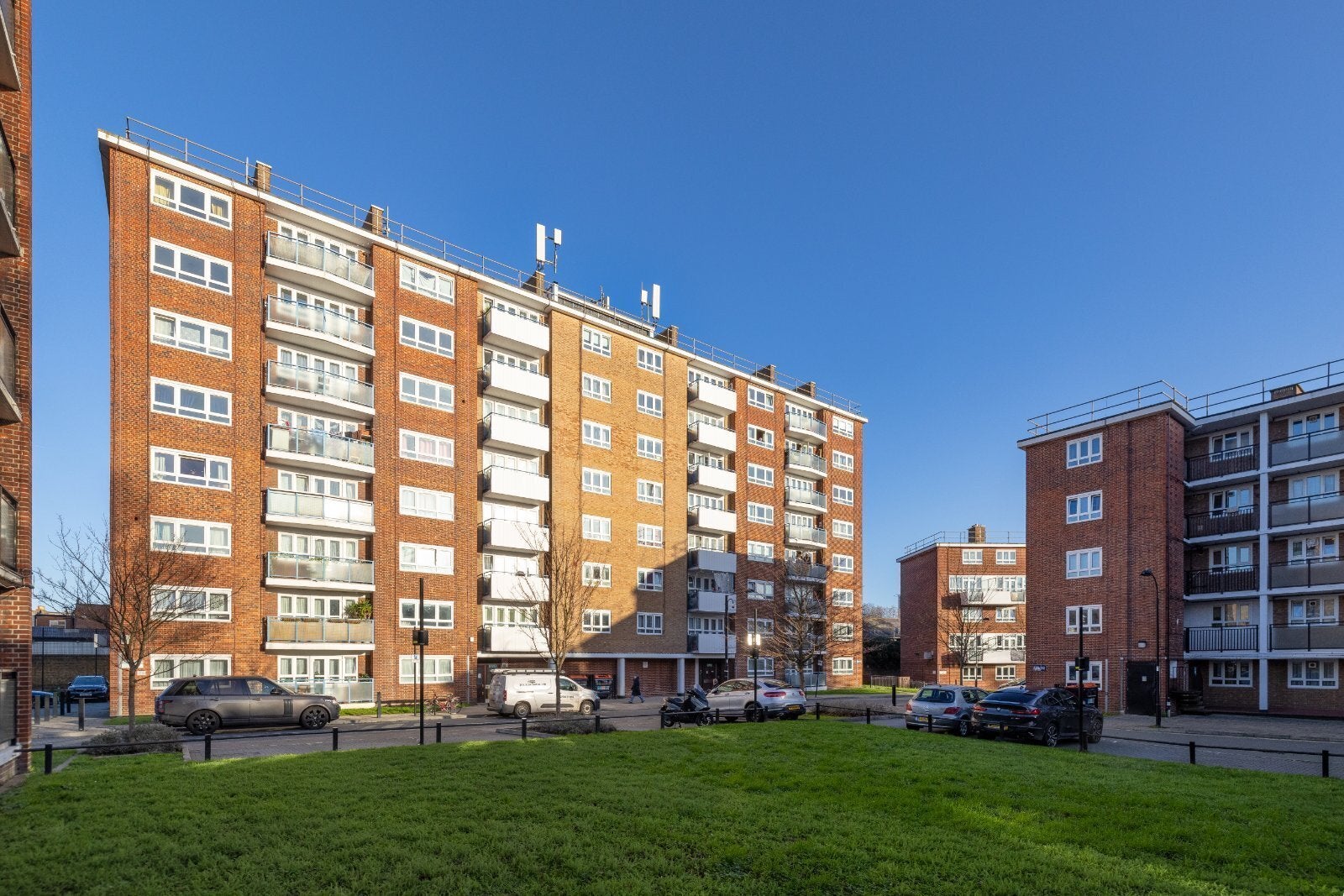 Flat Cassidy Road in Greater London