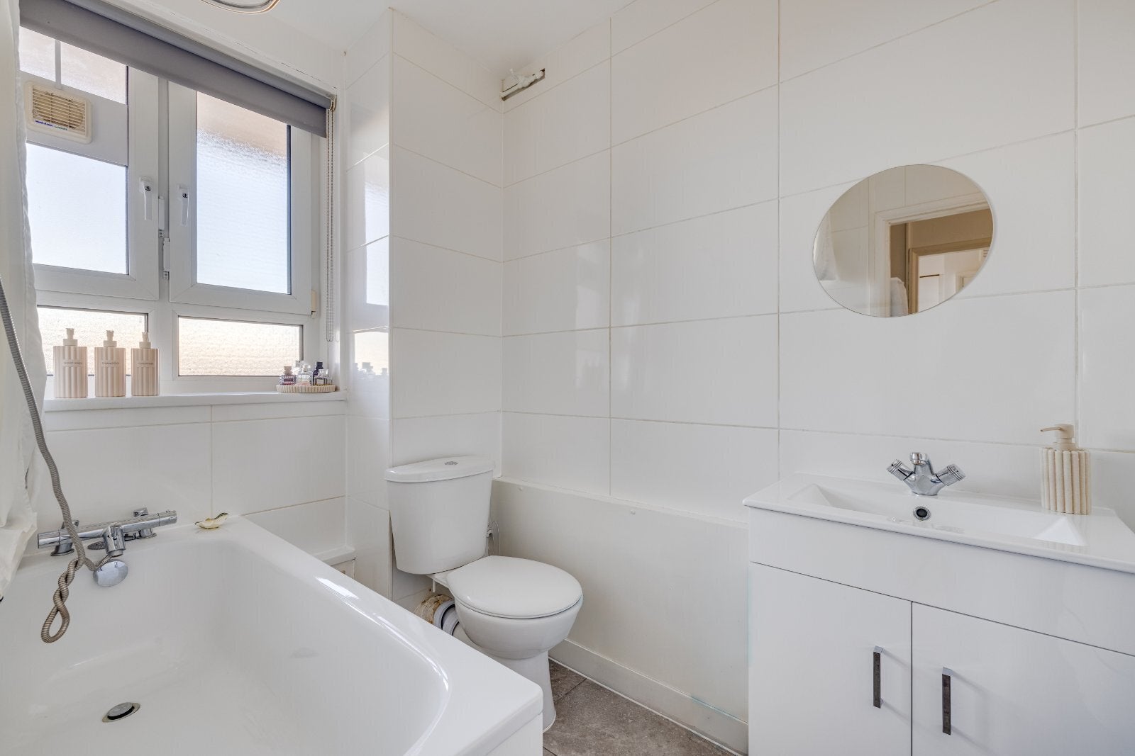 Flat Cassidy Road in Greater London