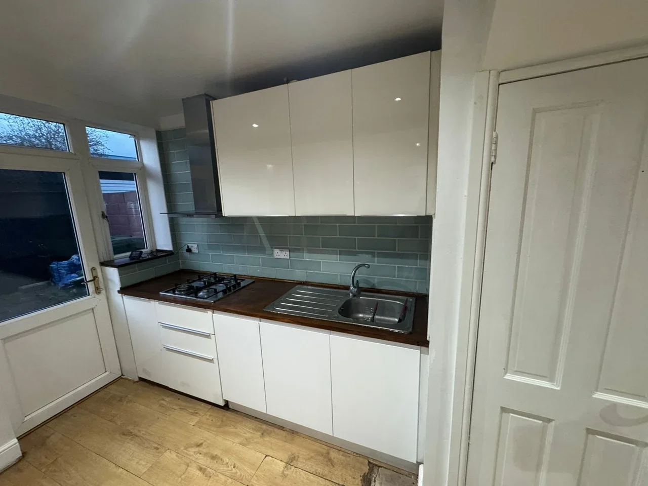 Room Carlyon Road in Greater London