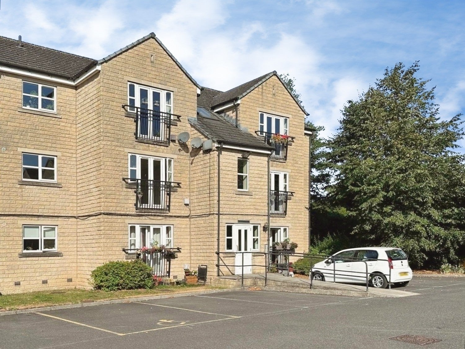 Flat Fowlers Court in Leeds