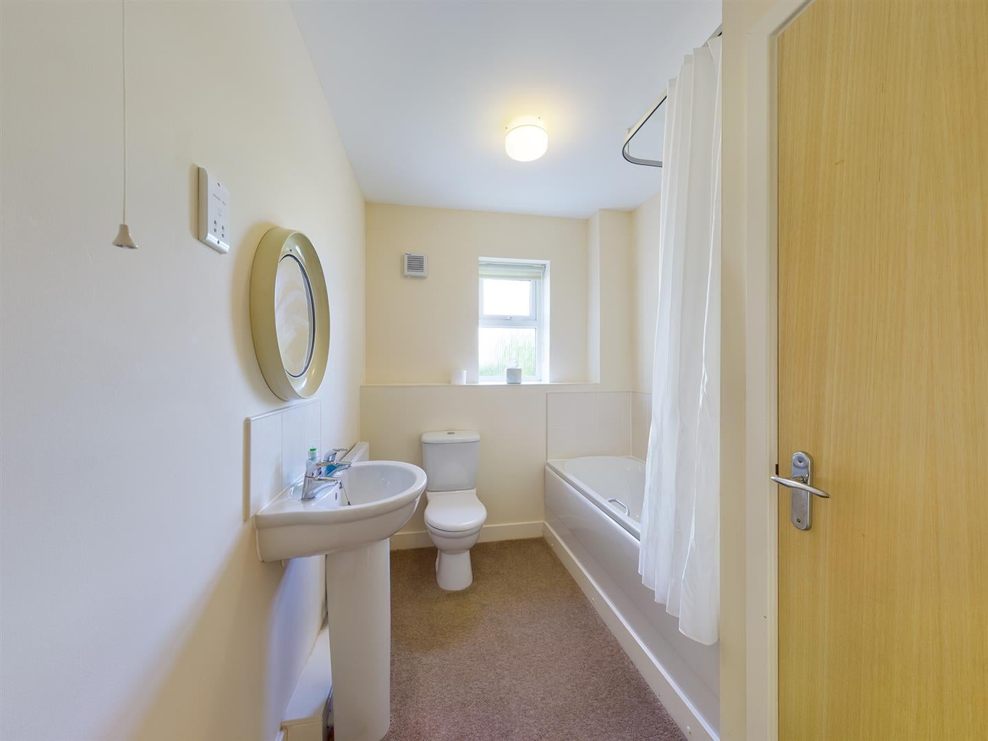Flat Wheal Sperries Way in Newbridge