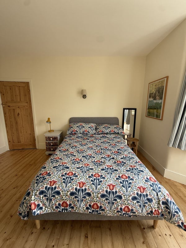 Room Fortis Green Avenue in Greater London