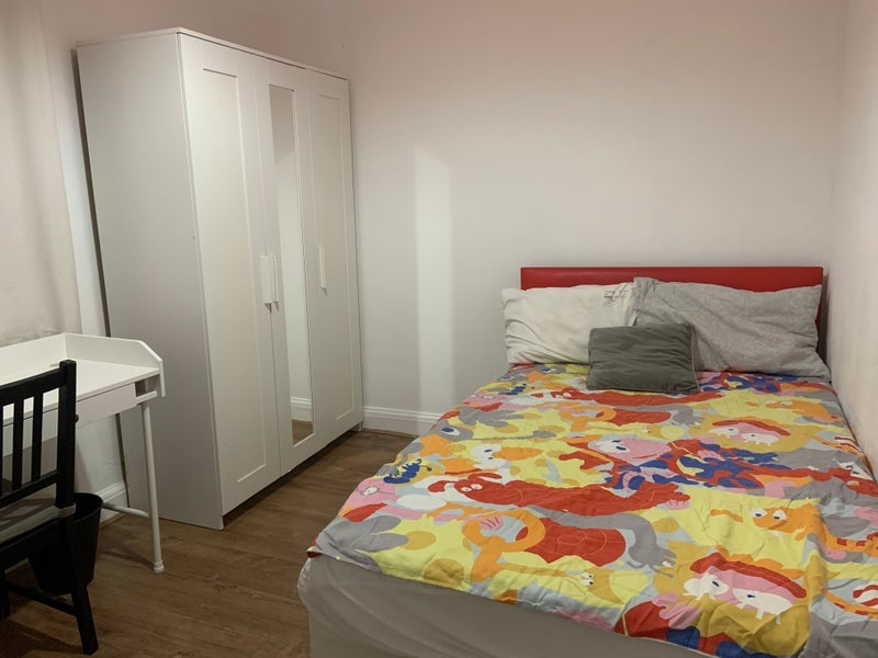 Room The Mount in Greater London