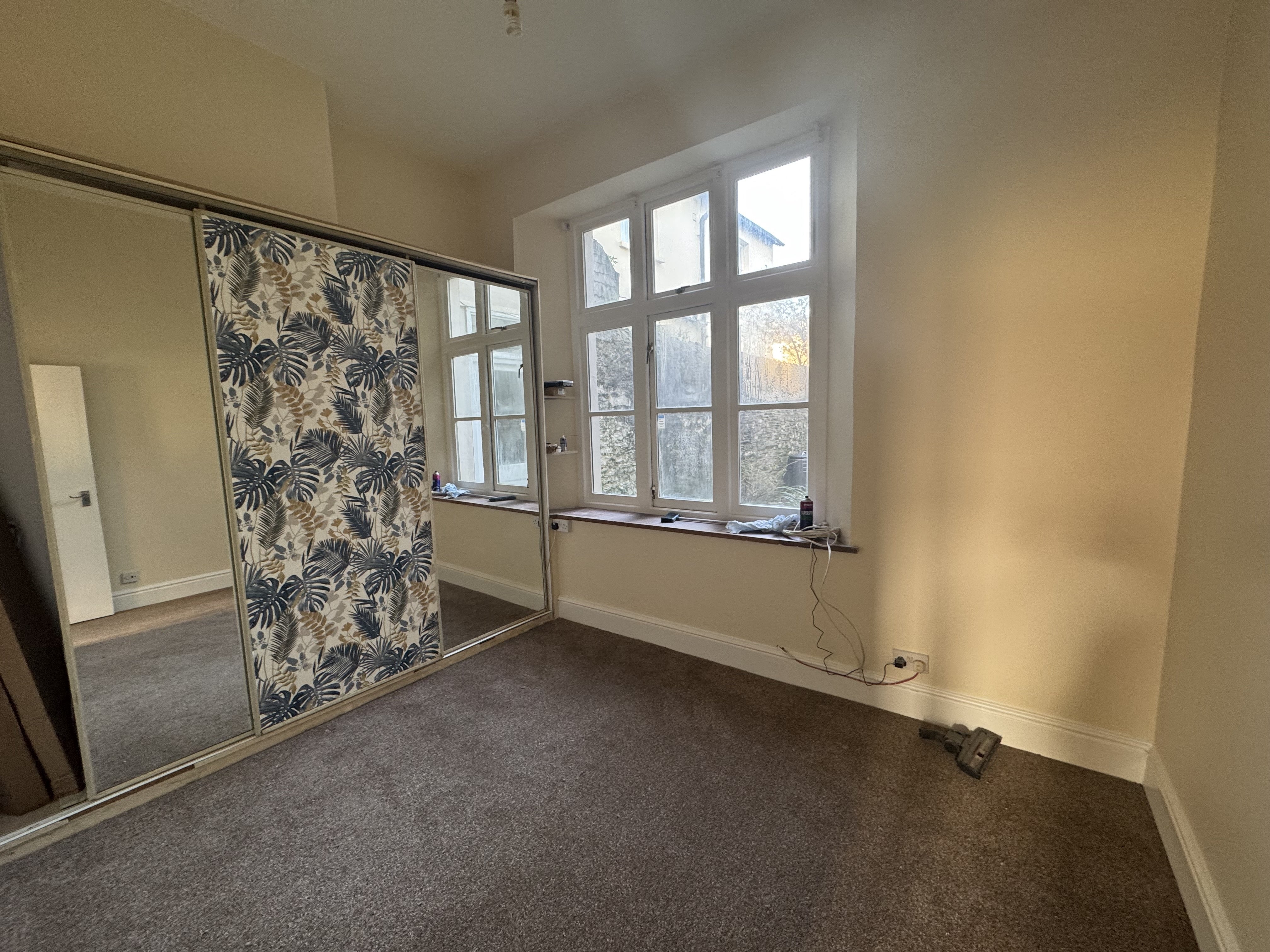 Flat Molesworth Road in Plymouth