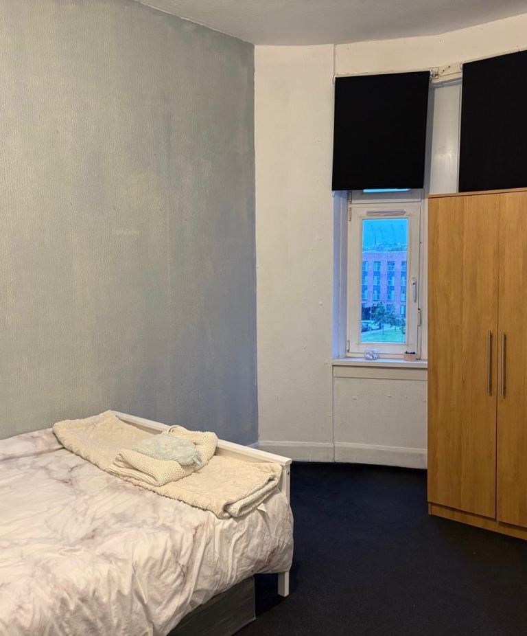 Flat Kelvindale Road in Glasgow