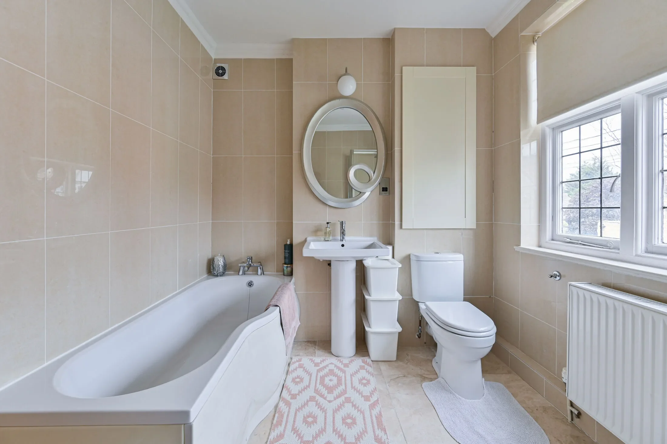 Flat Streatham High Road in Greater London