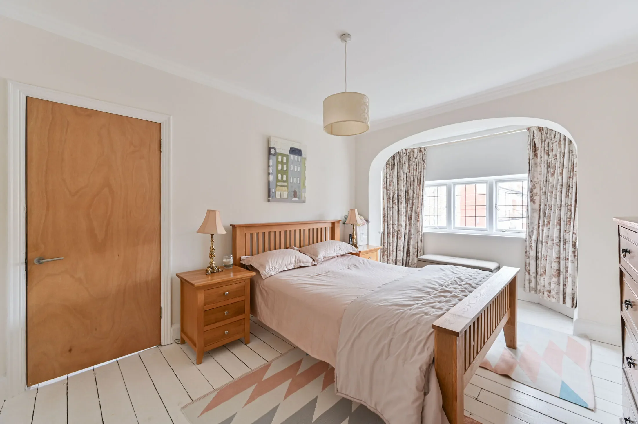 Flat Streatham High Road in Greater London