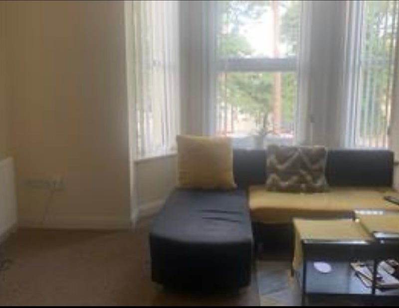Room Knyveton Road in Bournemouth