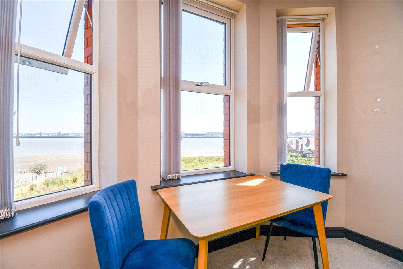 Flat Blenheim Road in Wallasey