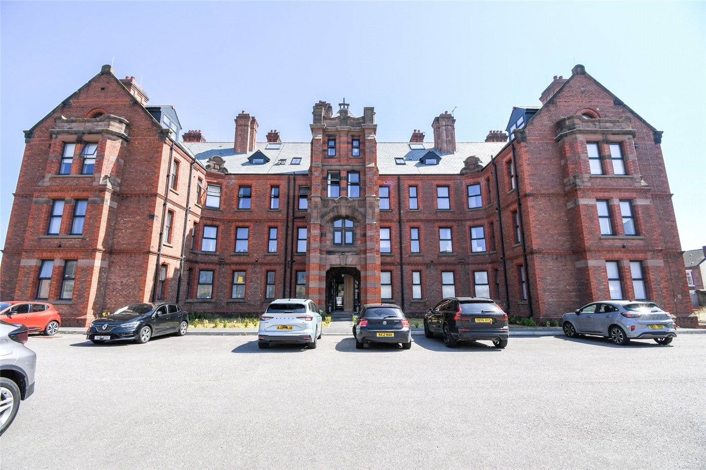 Flat Blenheim Road in Wallasey