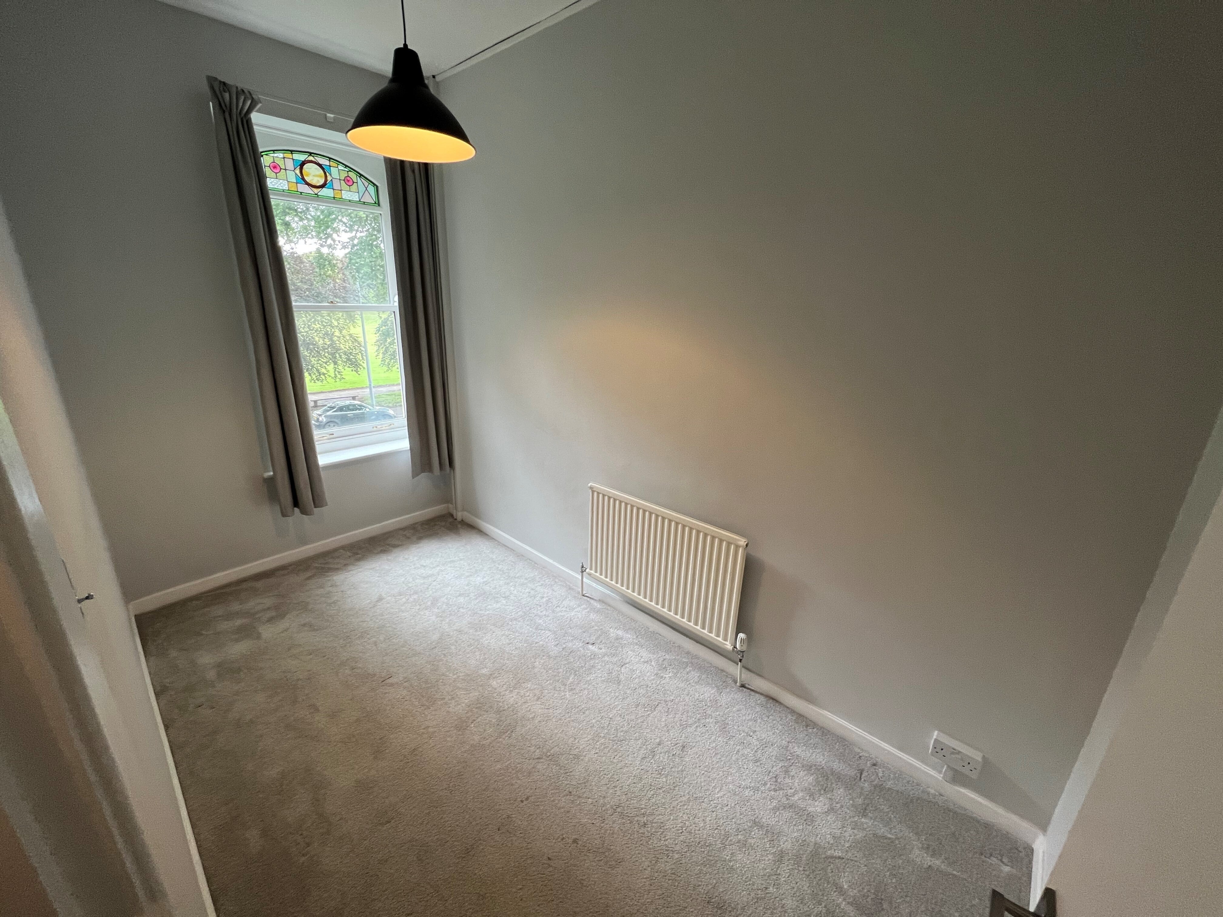 Flat Ninian Road in Cardiff