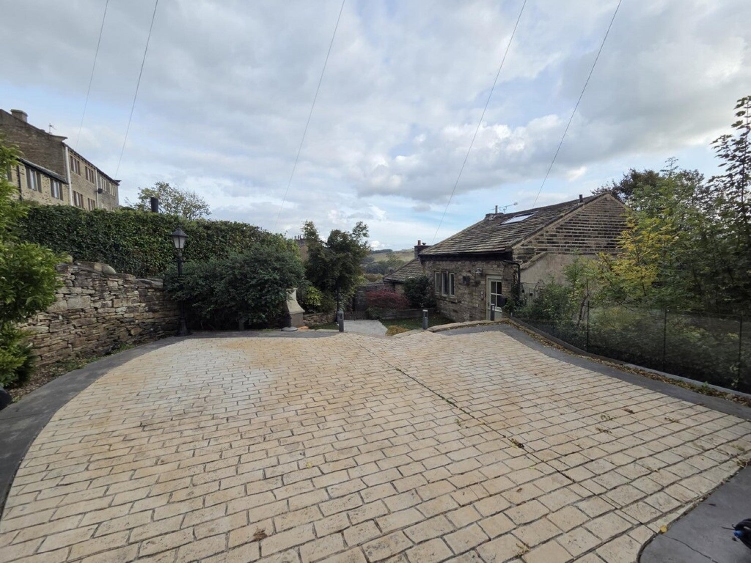House Carr Top Lane in Kirklees